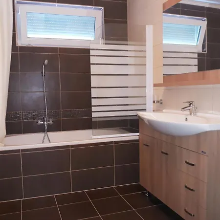 Central Holiday Apartment